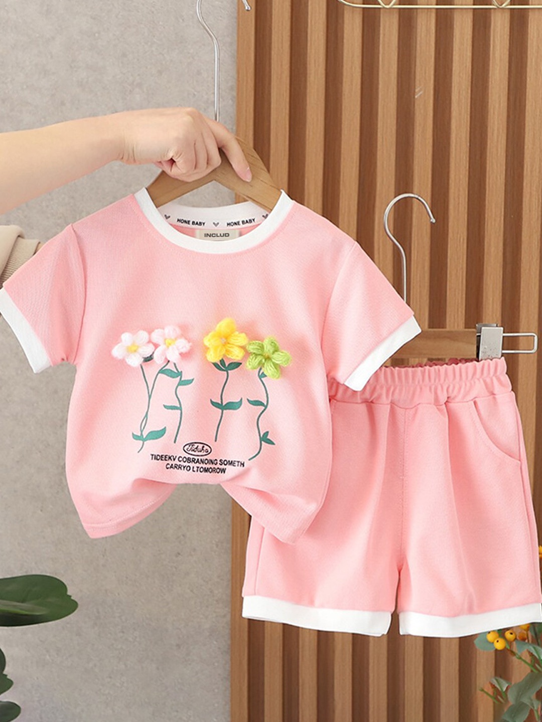 

INCLUD Girls Flower Applique T-shirt with Shorts, Pink