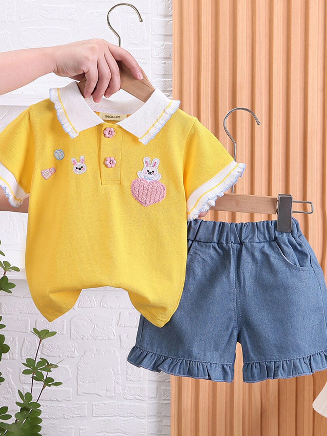 

INCLUD Girls Applique Ruffled Top With Denim Shorts, Yellow