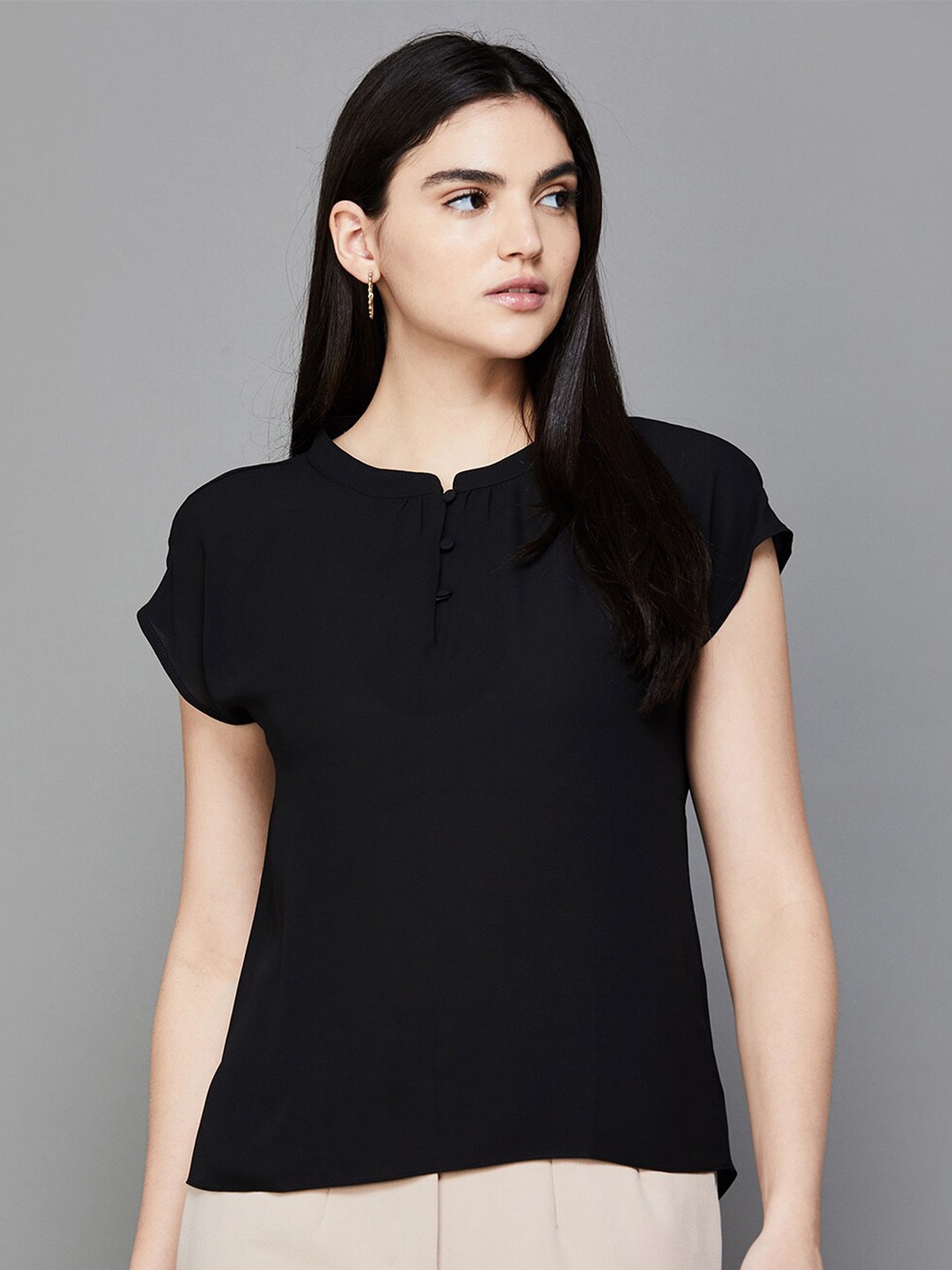 

CODE by Lifestyle Extended Sleeves Top, Black