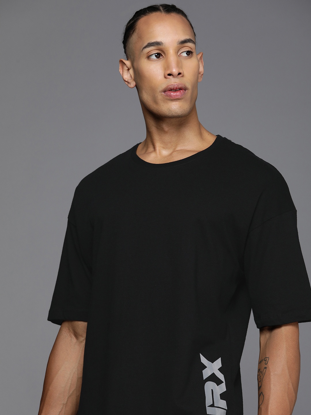 

HRX by Hrithik Roshan Men Printed Oversized Drop-Shoulder Sleeves Pure Cotton T-shirt, Black