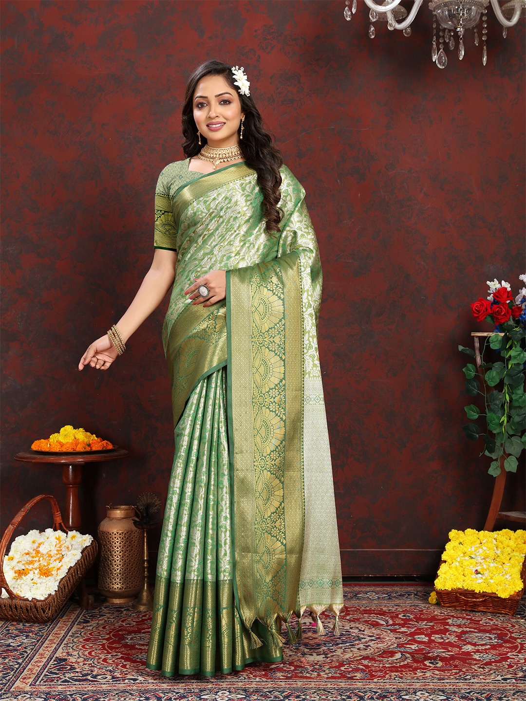 

ZIBLON Ethnic Motifs Woven Design Zari Pure Silk Kanjeevaram Saree, Green