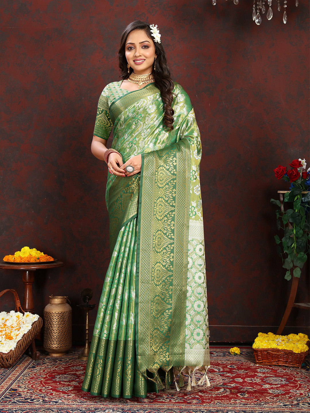 

ZIBLON Ethnic Motifs Woven Design Zari Pure Silk Kanjeevaram Saree, Green