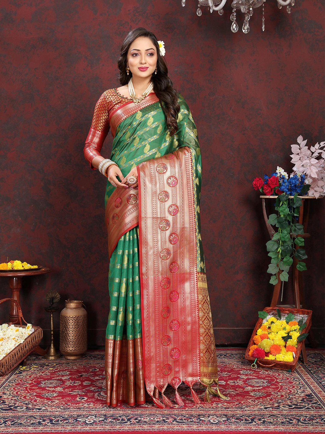 

ZIBLON Ethnic Motifs Woven Design Zari Pure Silk Kanjeevaram Saree, Green