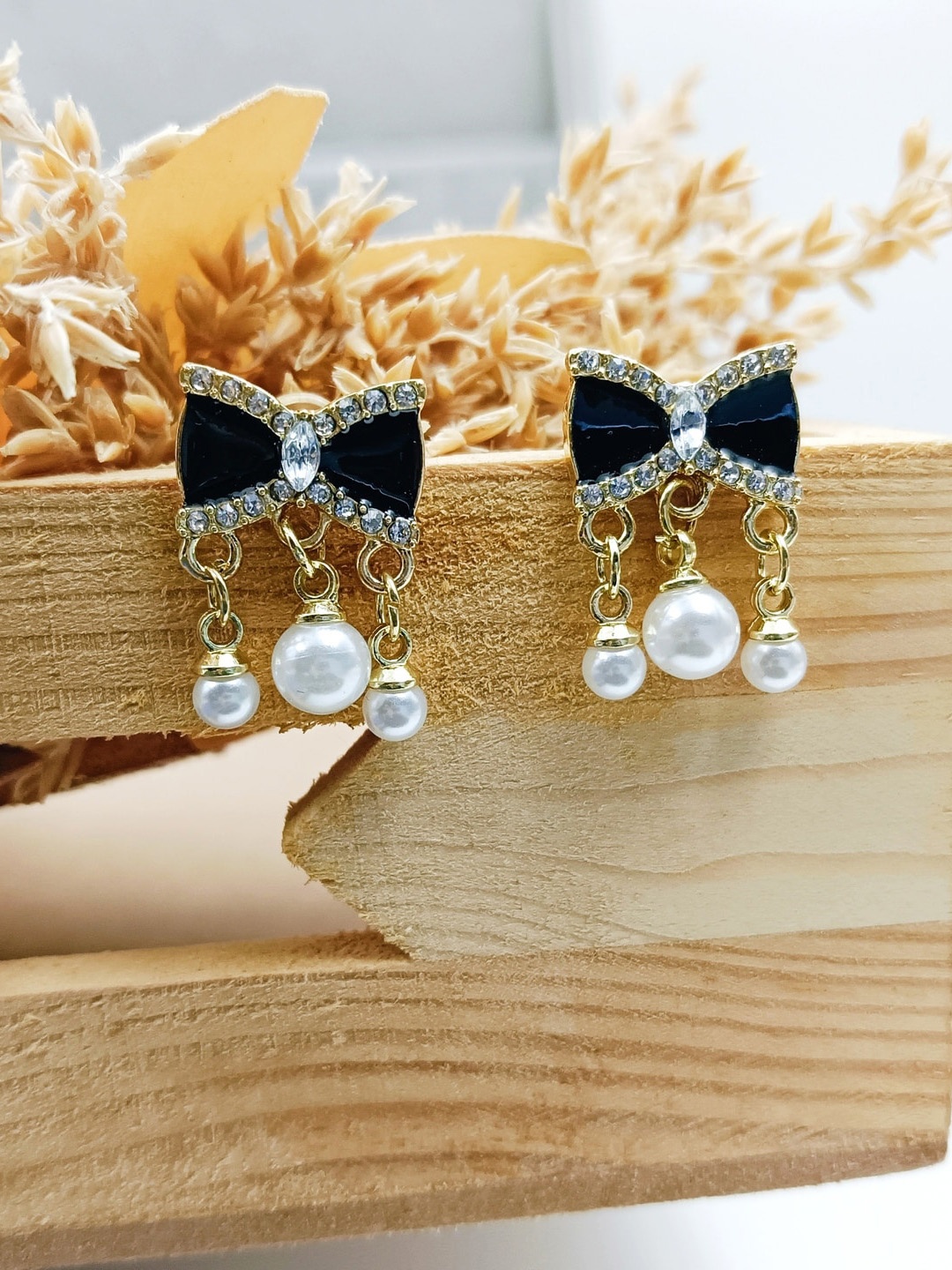 

Manikya Contemporary Drop Earrings, Silver