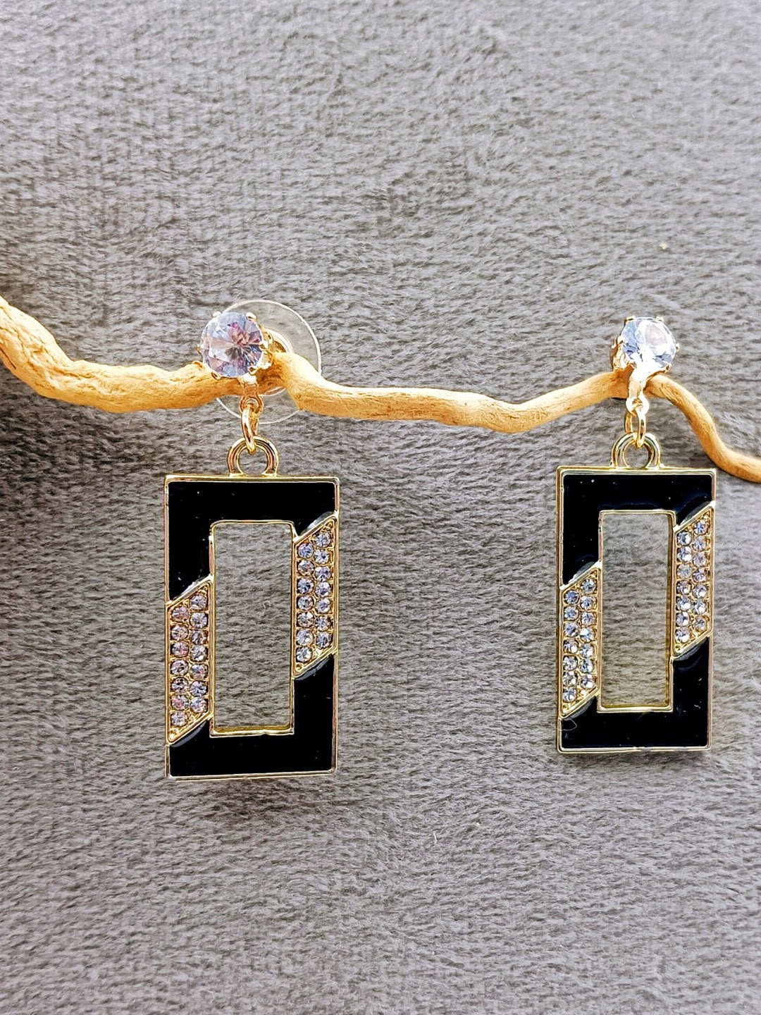 

Manikya Contemporary Drop Earrings, Gold