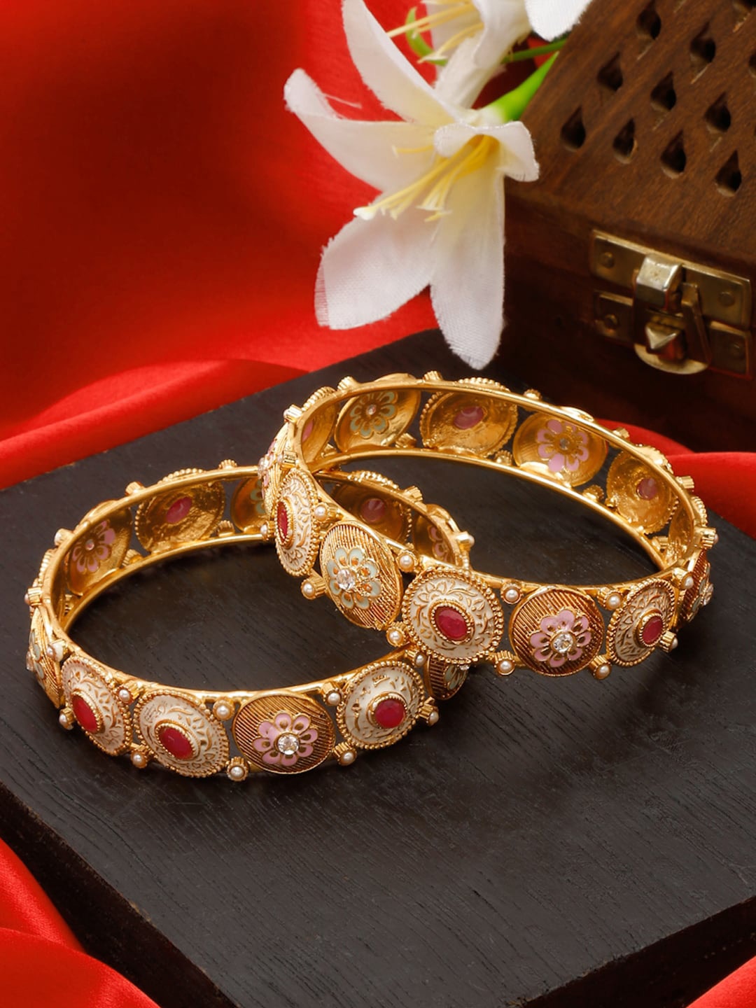 

Anouk Set of 2 Gold-plated Stone-studded Bangles