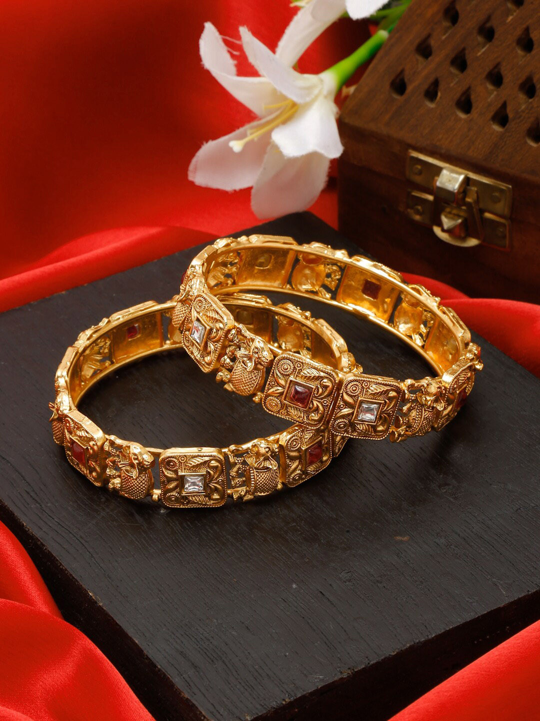 

Anouk Set Of 2 Gold-Plated Stone Studded Bangles