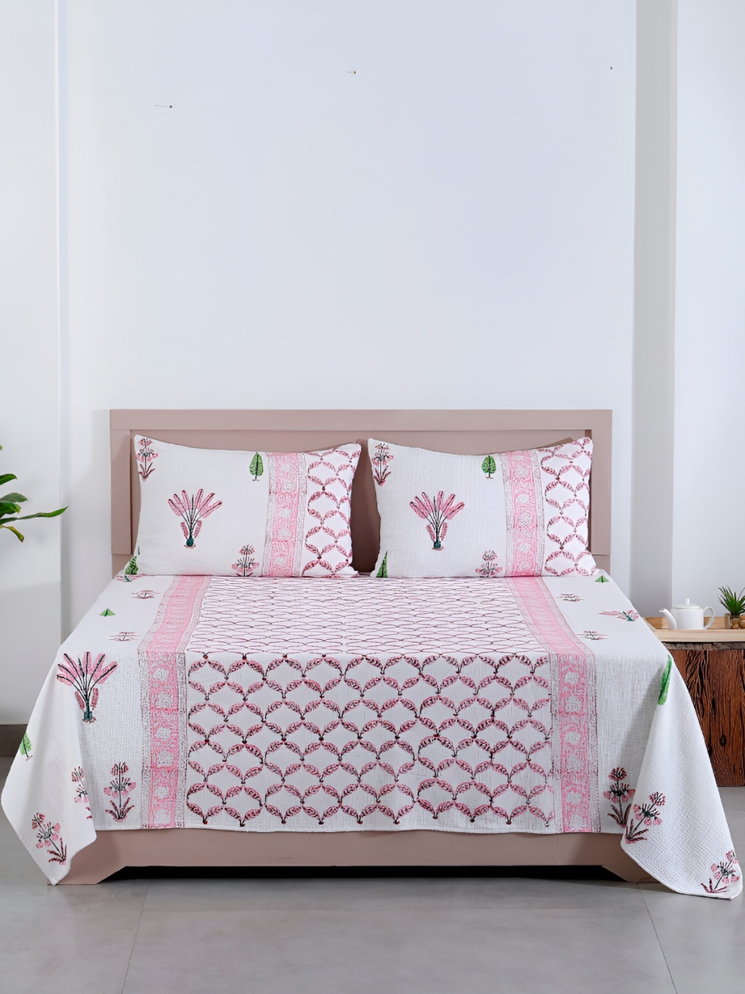 

Ravaiyaa White & Pink Block Printed Cotton 300 TC King Bedsheet With 2 Pillow Covers