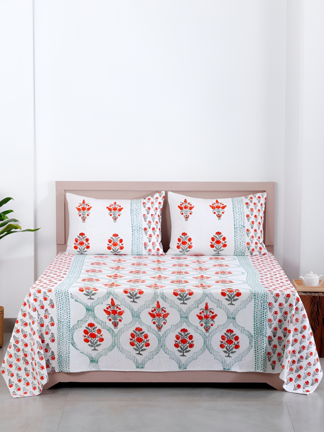 

Ravaiyaa White & Red Block Printed Cotton 300 TC King Bedsheet With 2 Pillow Covers