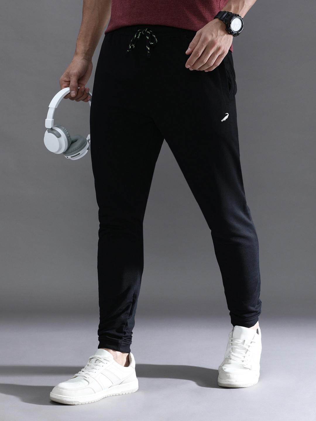 

Crocodile Men Cotton Mid Rise Joggers, Black
