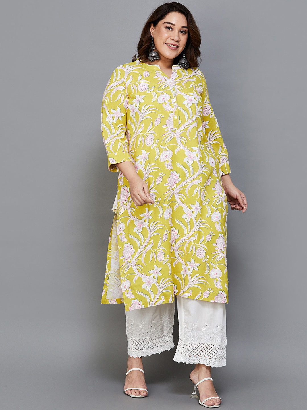 

Moiree by Lifestyle Women Floral Printed Gotta Patti Kurta, Yellow