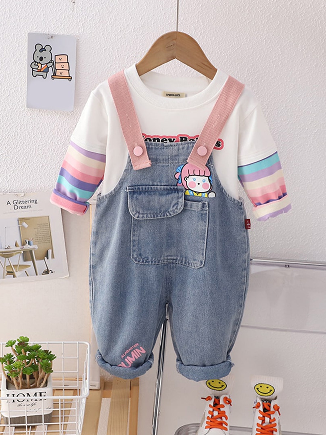 

INCLUD Girls Printed Cotton Denim Dungaree With T-shirt, White
