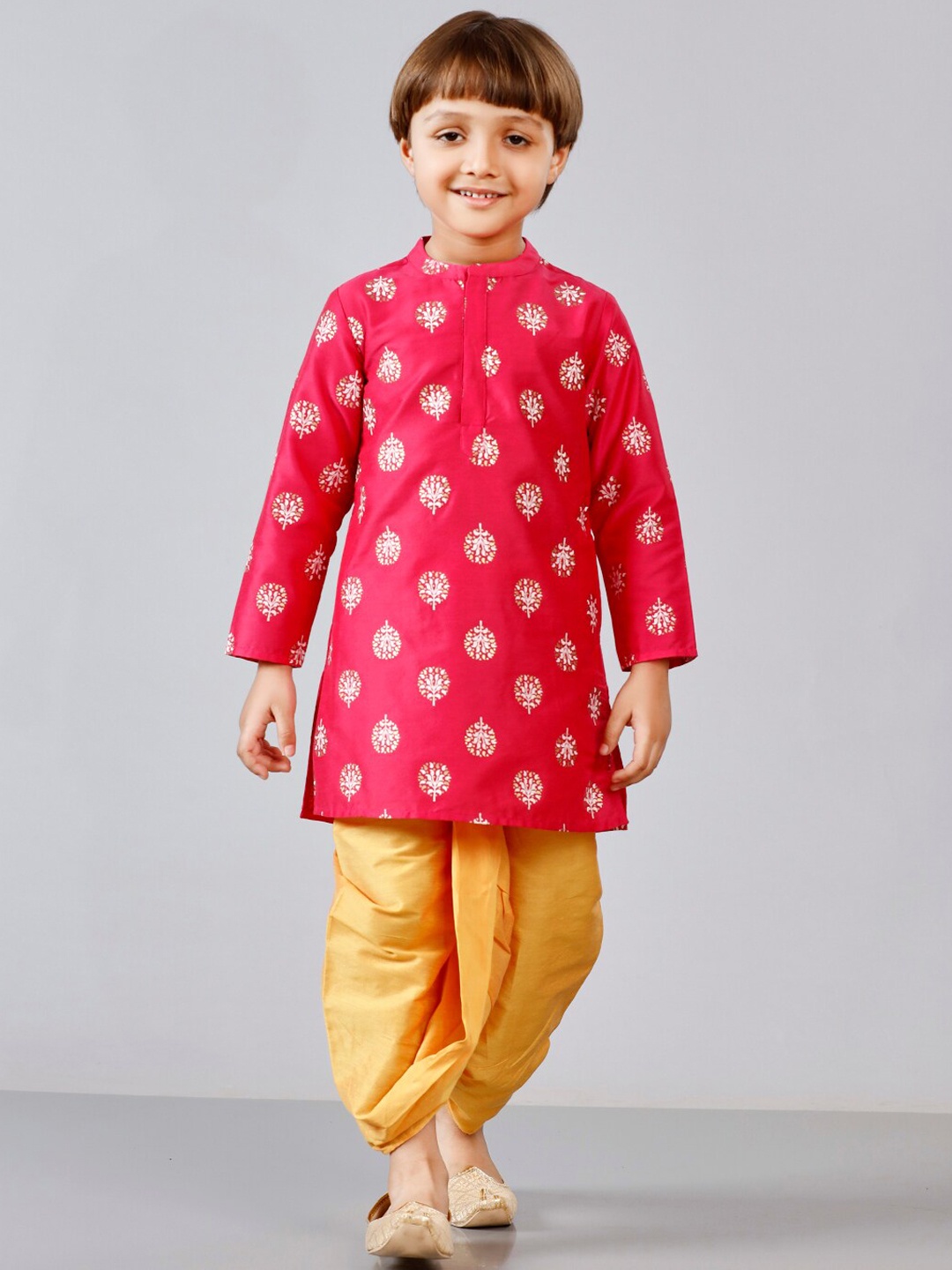 

Lil Peacock Boys Ethnic Motifs Printed Regular Kurta with Dhoti Pants, Pink