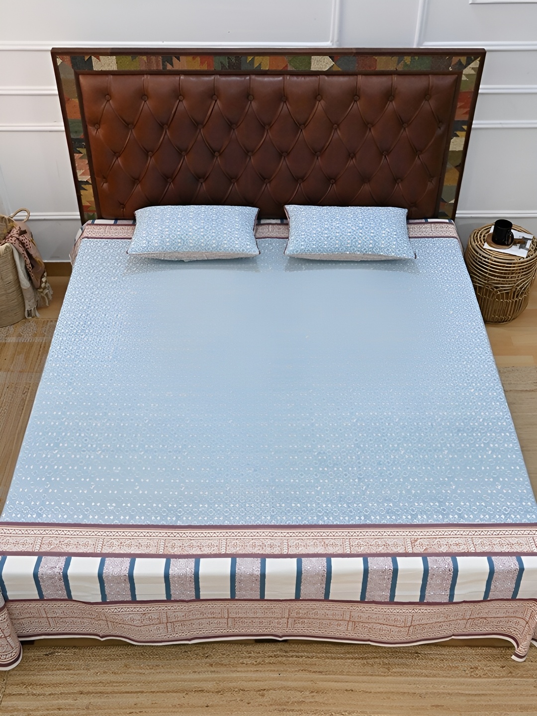 

Art Avenue Brown & Blue Graphic 120 TC King Bedsheet with 2 Pillow Covers