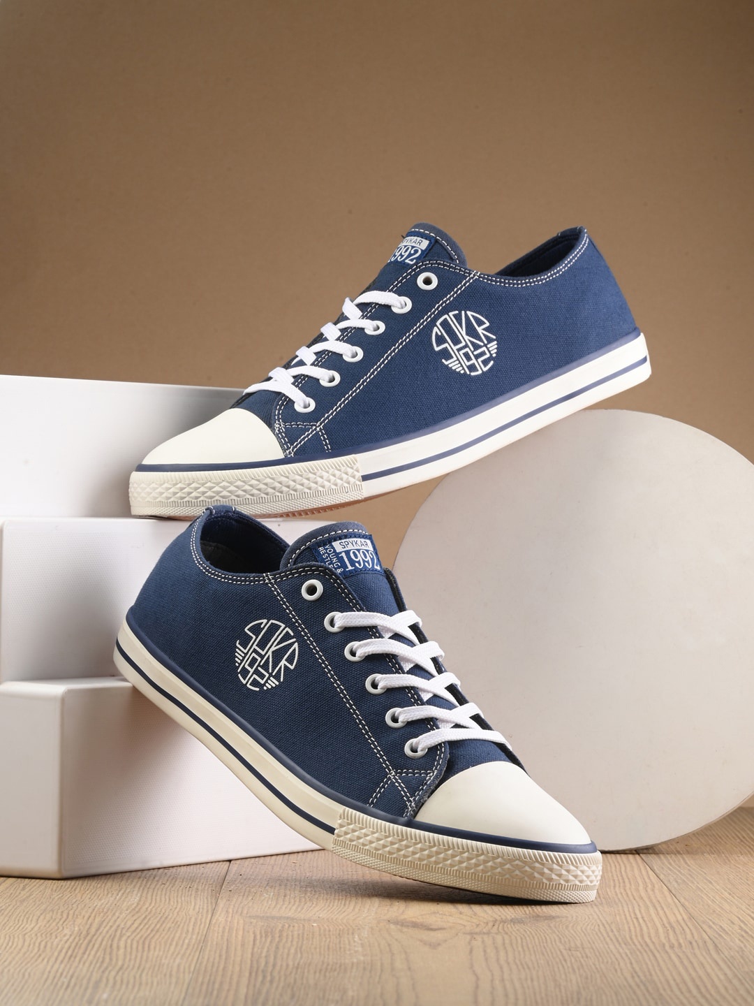 

SPYKAR Men Comfort Insole Contrast Sole Canvas Lace-Ups Sneakers, Navy blue
