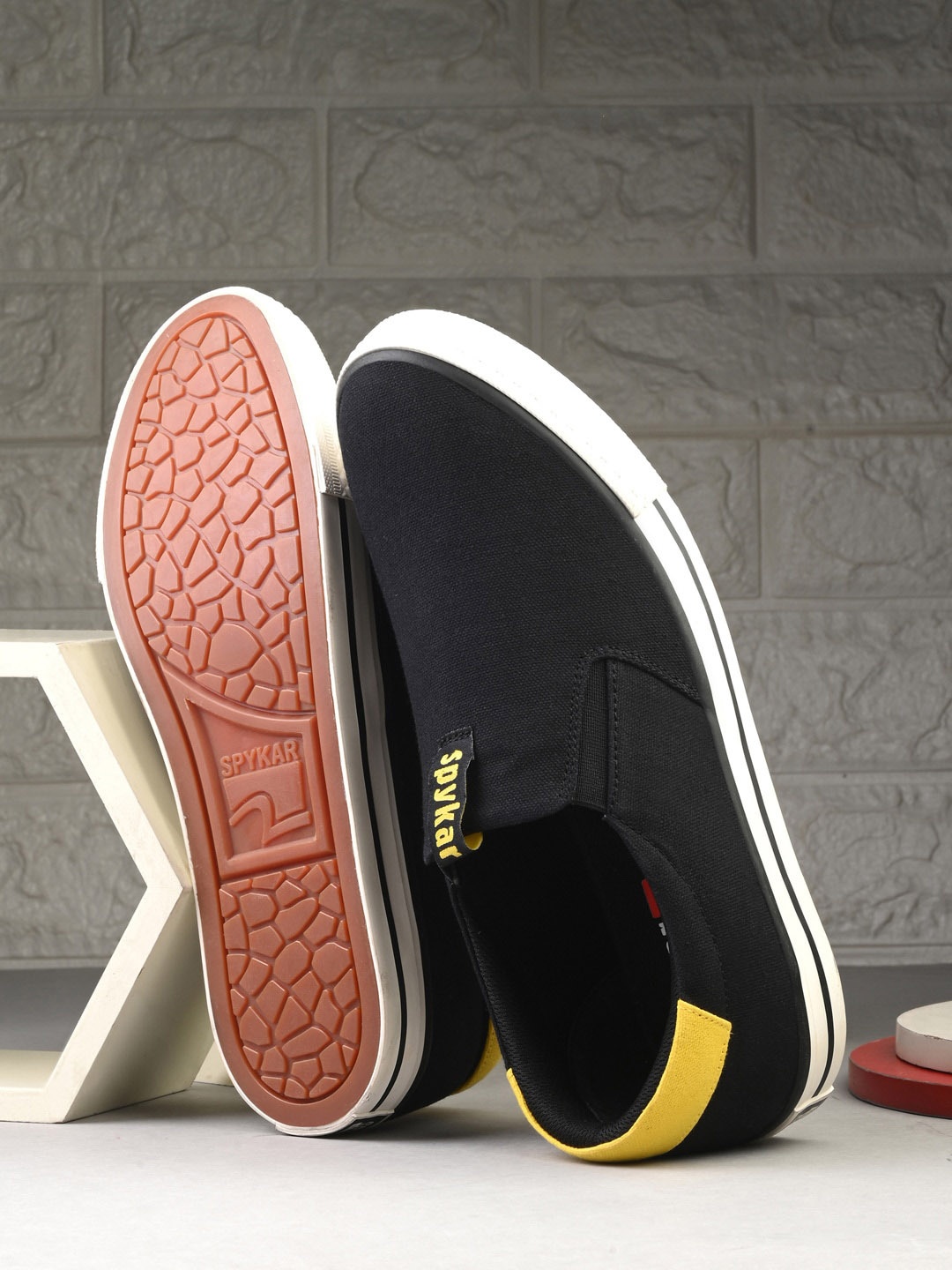 

SPYKAR Men Textured Canvas Slip-On Sneakers, Black