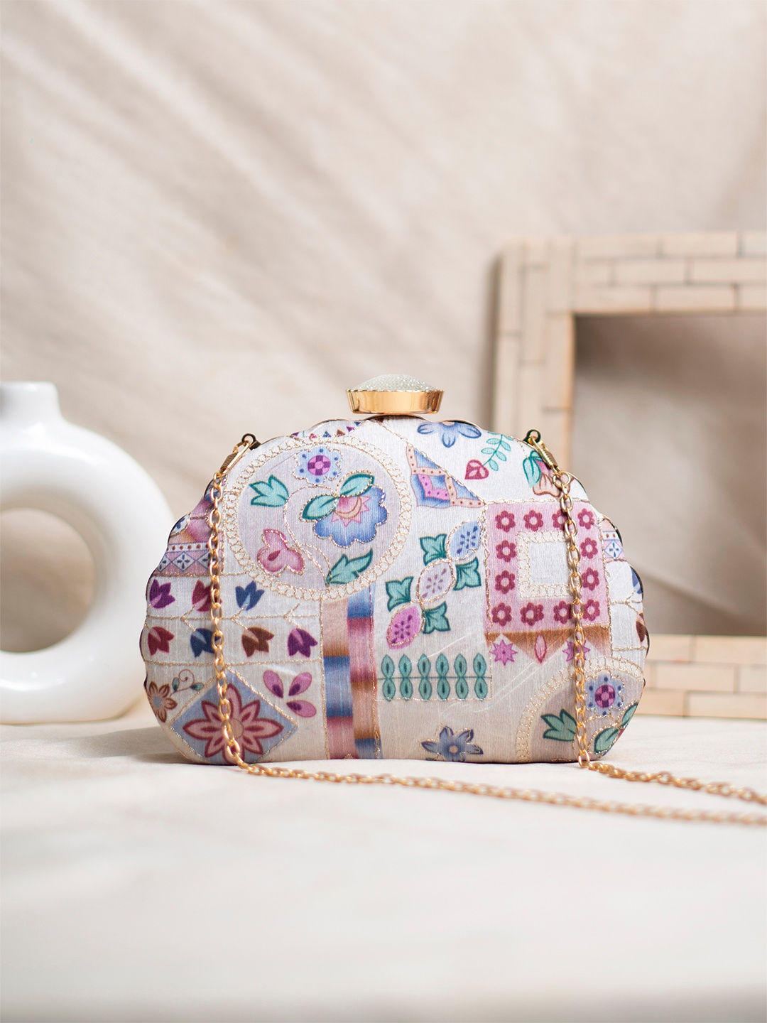 

ARTKLIM Embroidered Box Clutch, White