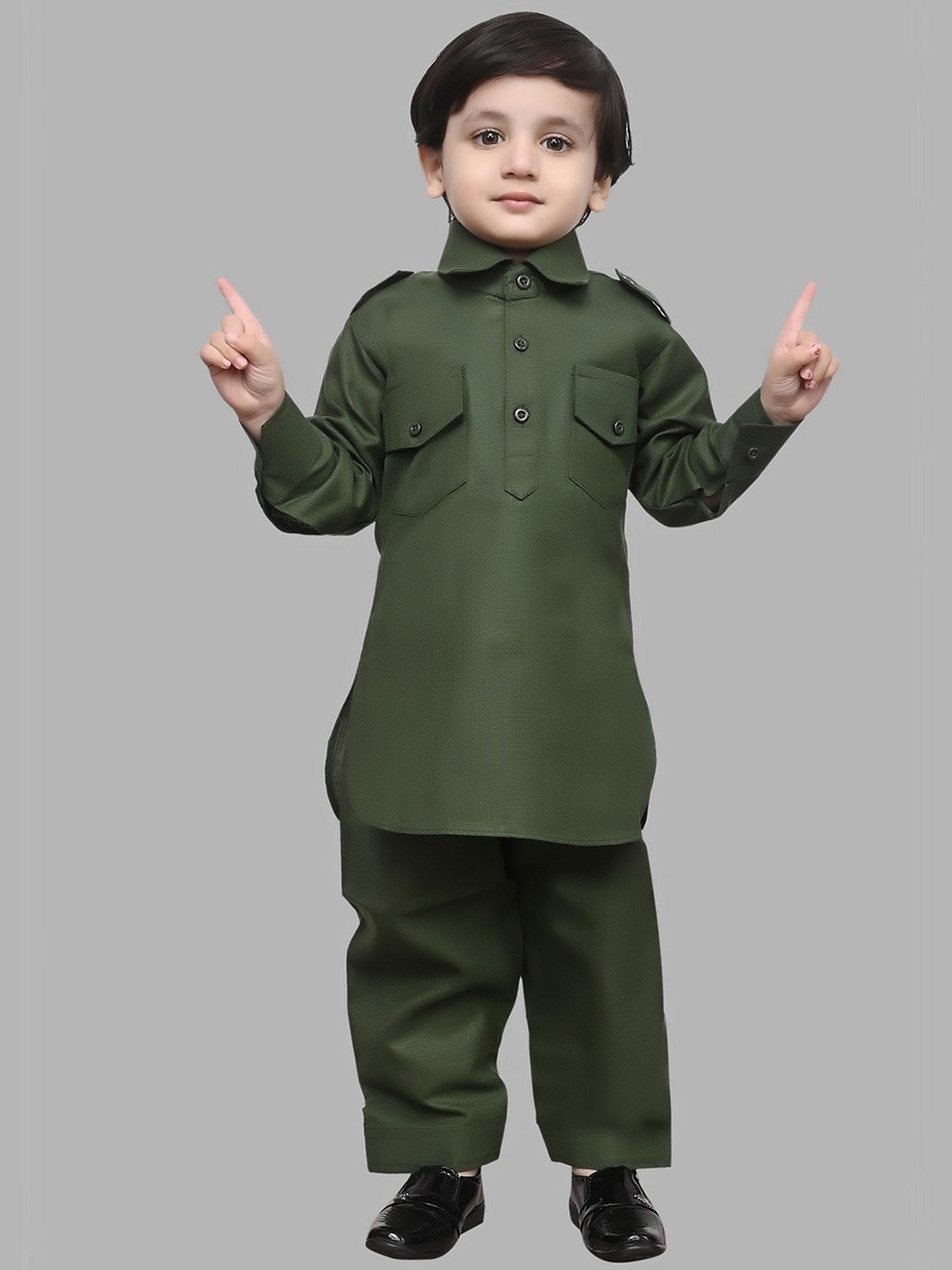 

BAESD Boys Roll-Up Sleeves Pure Cotton Pathani Kurta With Pyjama, Green