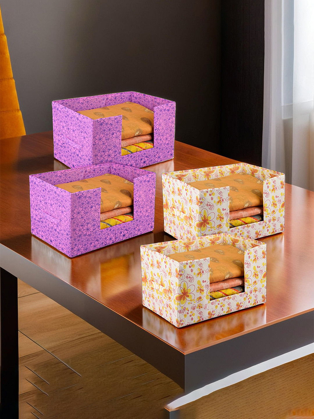 

Kuber Industries Set of 4 Cream & Purple Saree Organisers, Black