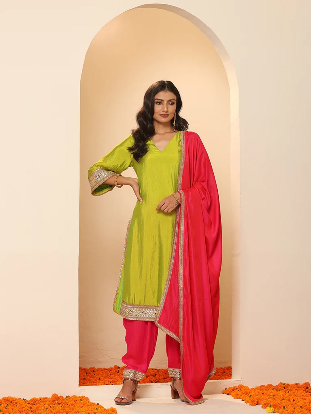 

Swtantra Gotta Patti Satin Dupatta, Fuchsia