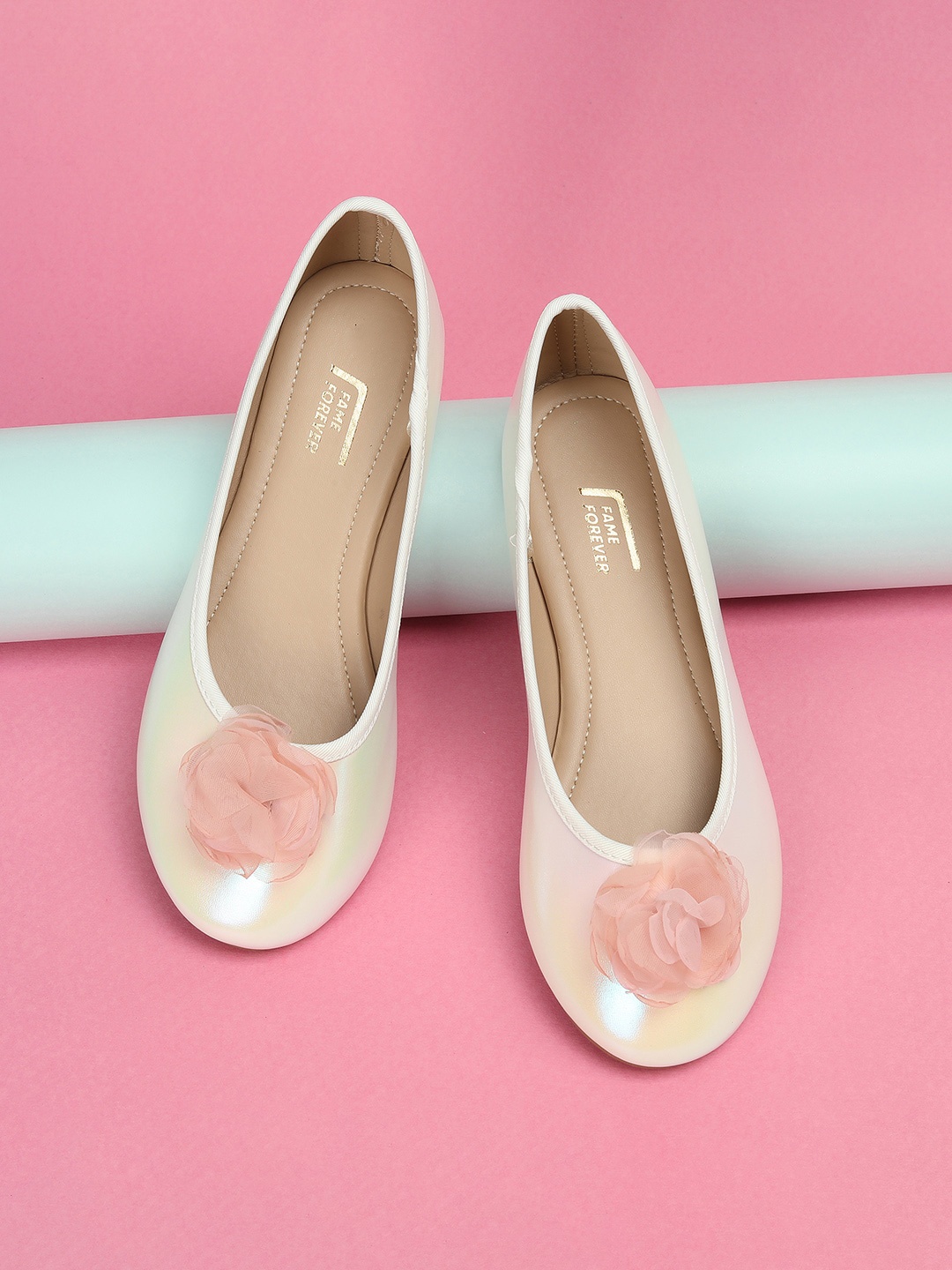 

Fame Forever by Lifestyle Girls Round Toe Ballerinas, White