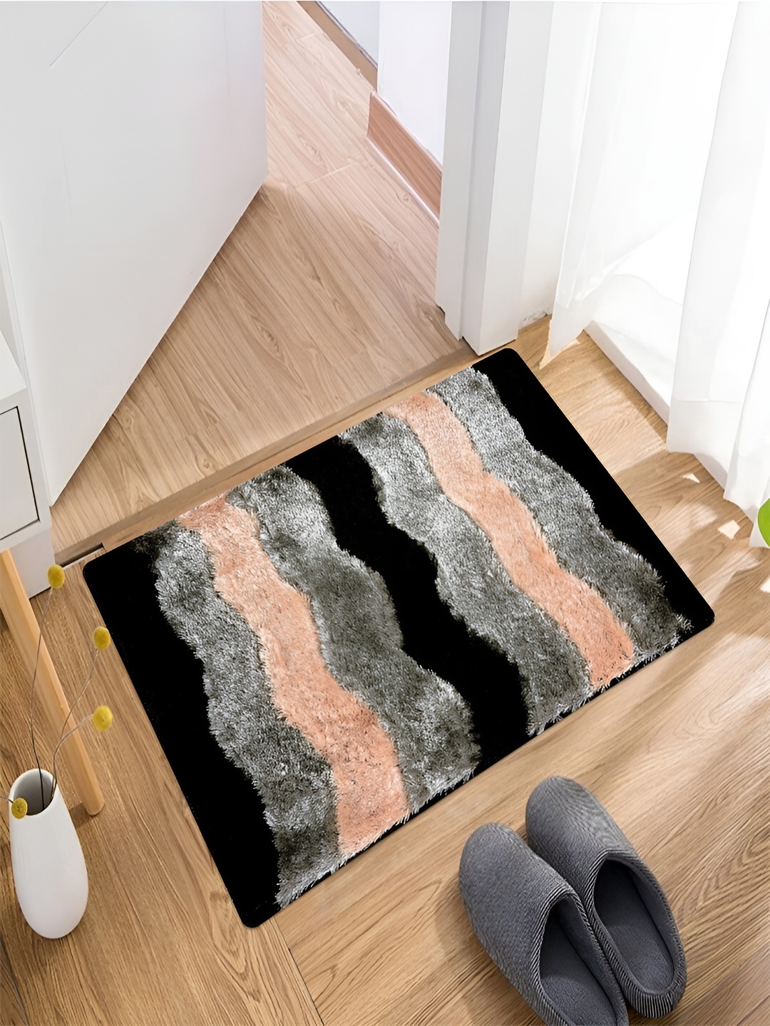 Kuber Industries Grey & Black Geometric Anti-Skid Door Mat