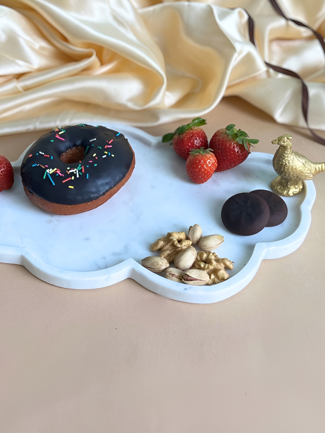 

HOMEARTE White Cloud Shaped Easy to Clean Marble Food Platter