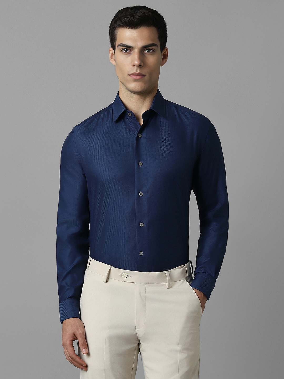 

Luxure by Louis Philippe Men Slim Fit Opaque Formal Shirt, Navy blue