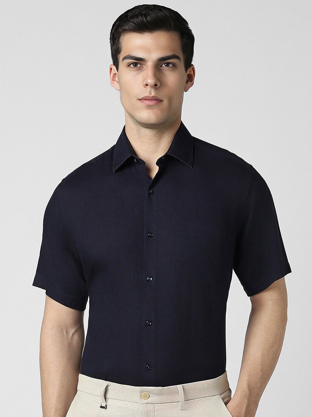 

Van Heusen Men Opaque Formal Shirt, Navy blue