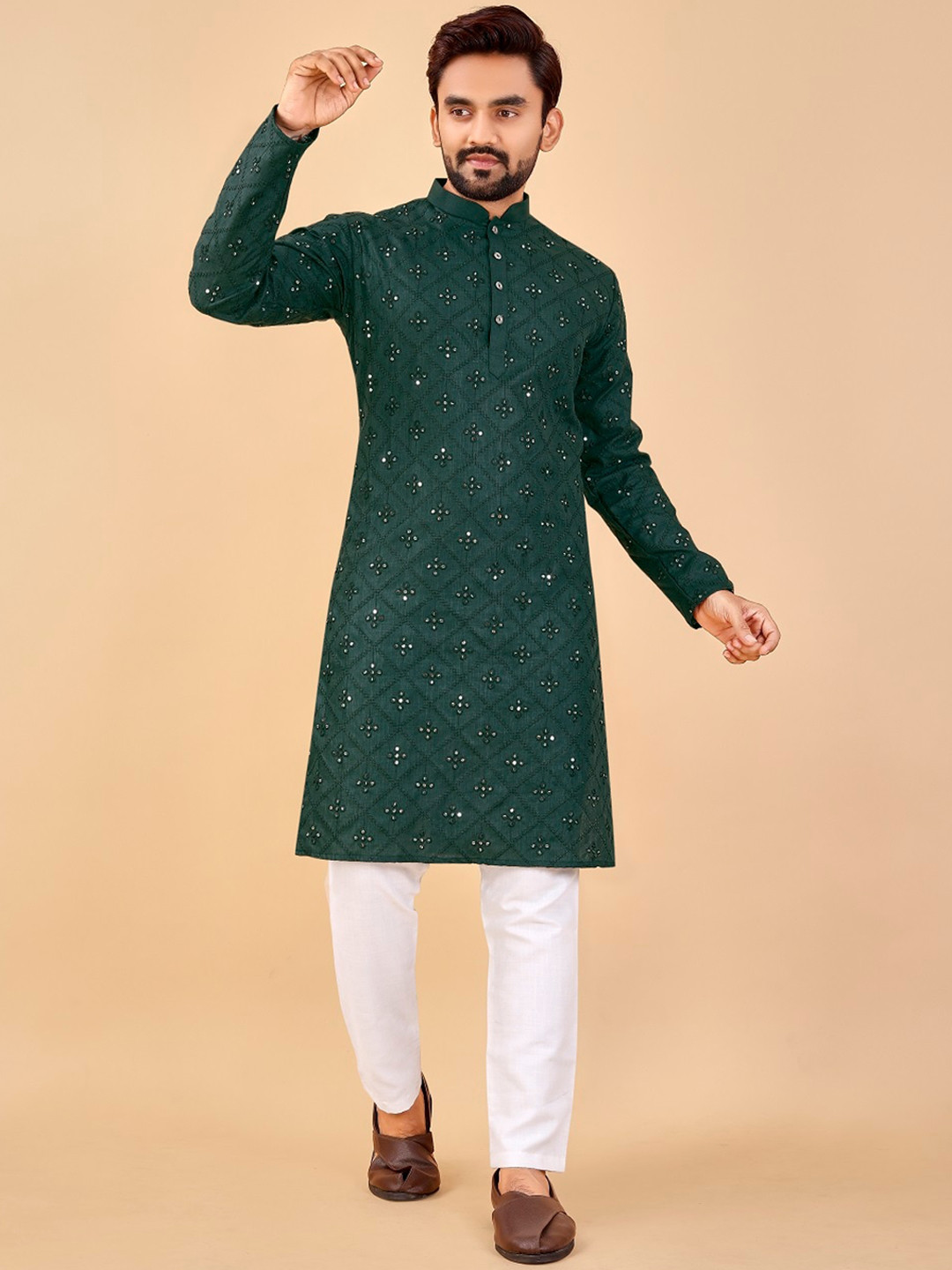 

BAESD Men Quirky Embellished Thread Work Kurta, Green