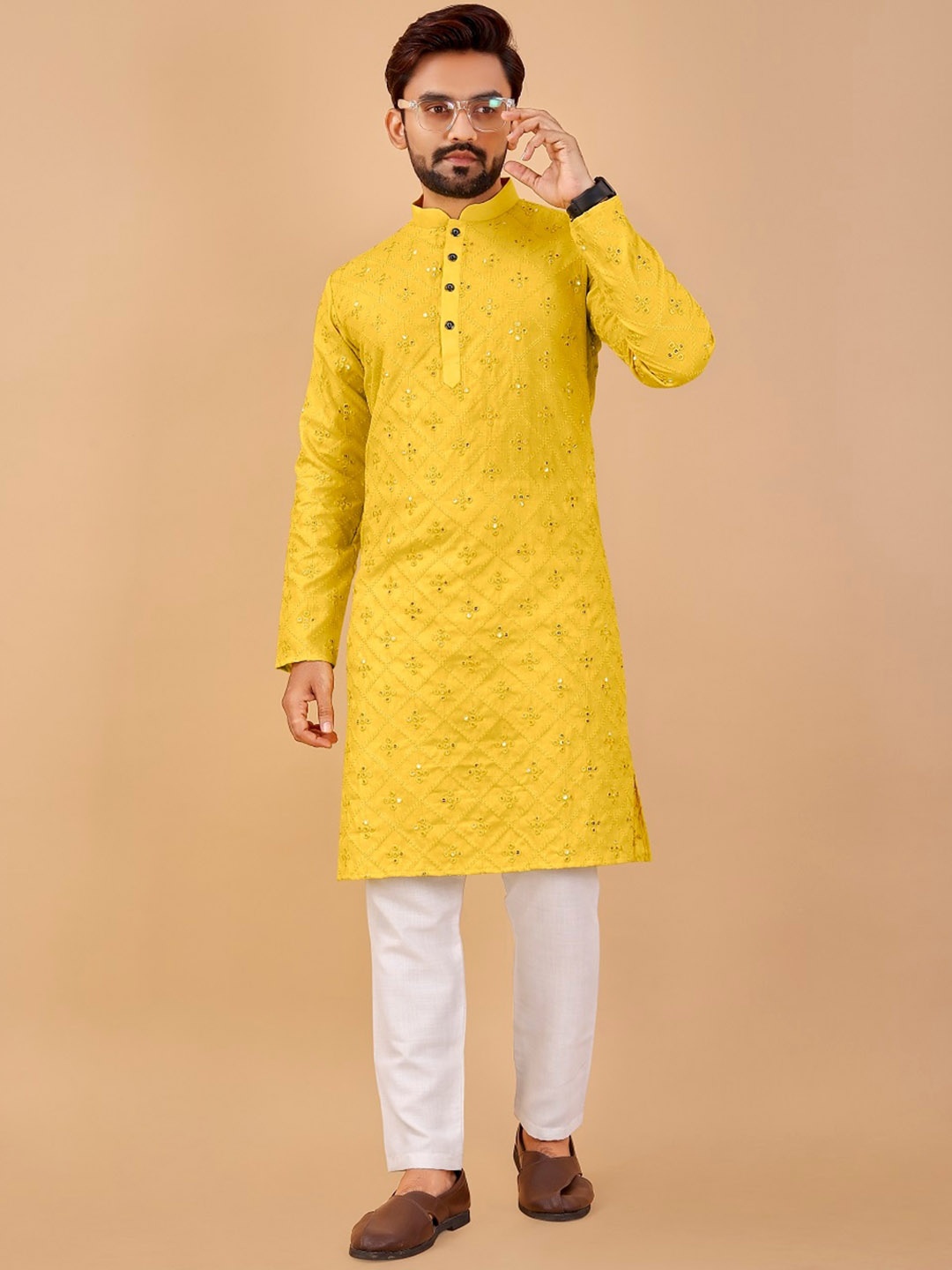 

BAESD Men Geometric Thread Work Kurta, Yellow