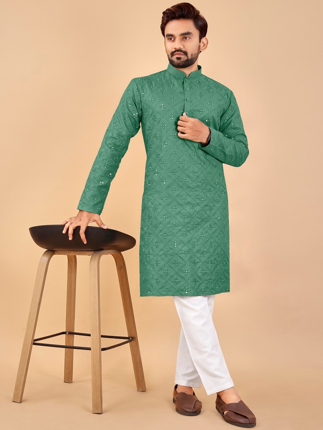 

BAESD Men Striped Flared Sleeves Thread Work Kurta, Sea green