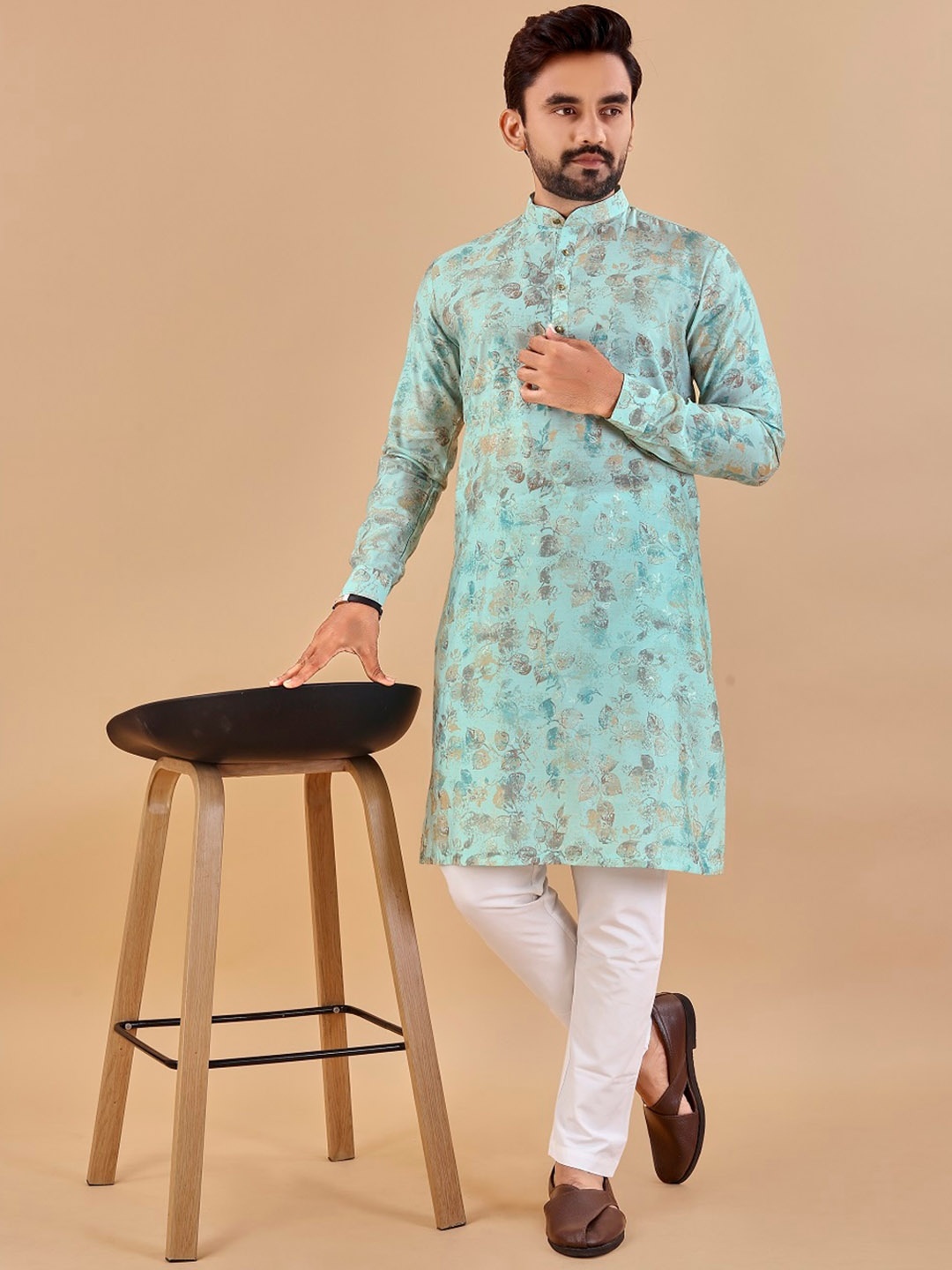 

BAESD Men Printed Keyhole Neck Thread Work Anarkali Kurta, Turquoise blue