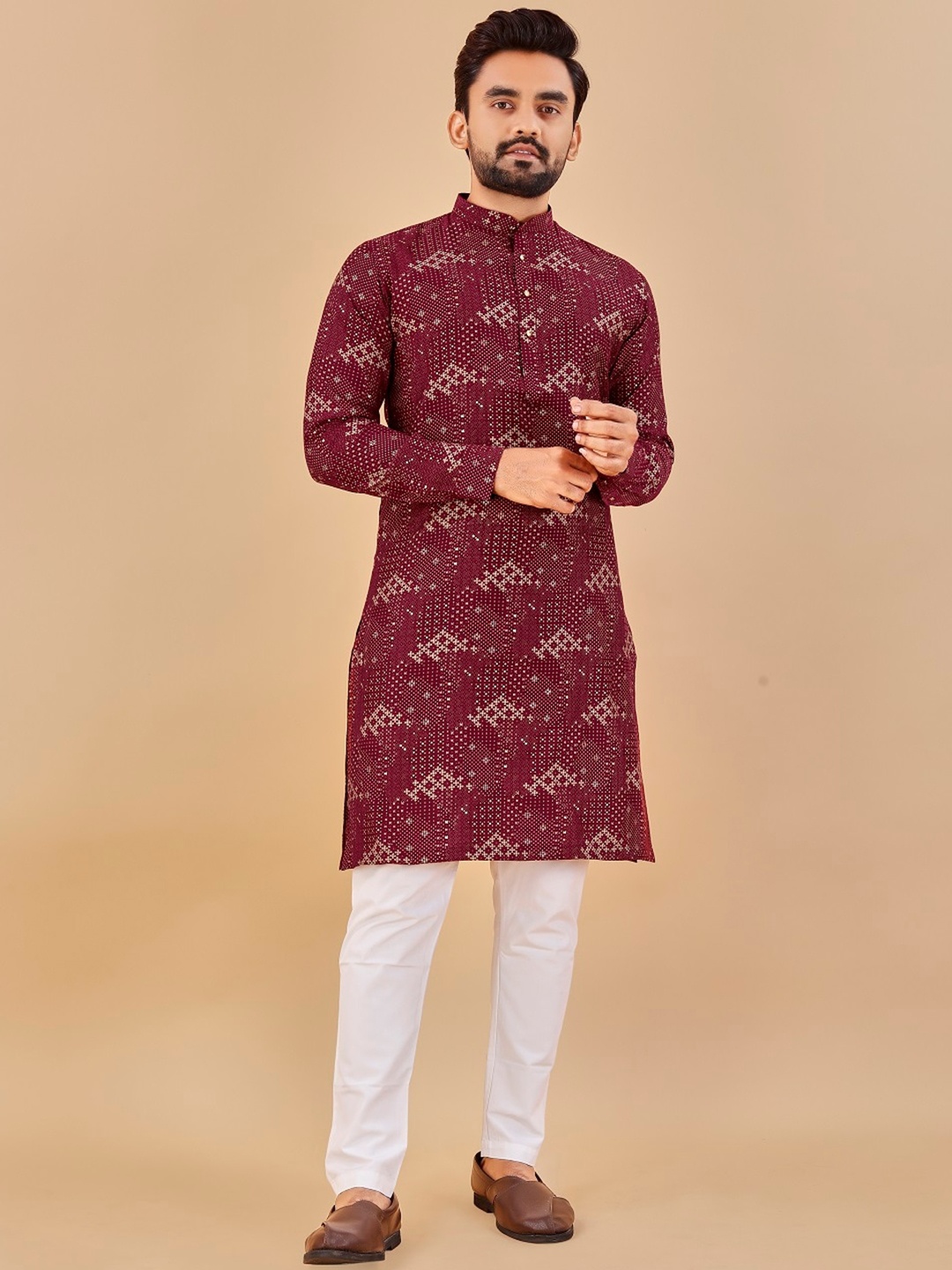 

BAESD Men Geometric Printed Thread Work Pathani Kurta, Maroon
