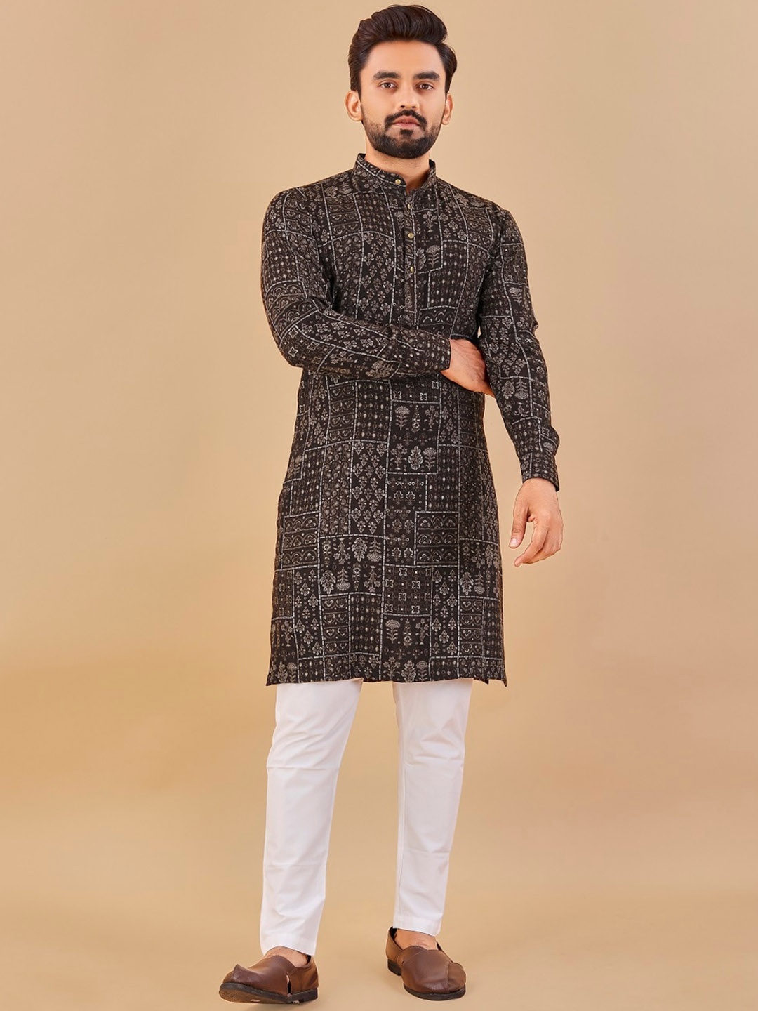 

BAESD Men Thread Work Kurta, Black