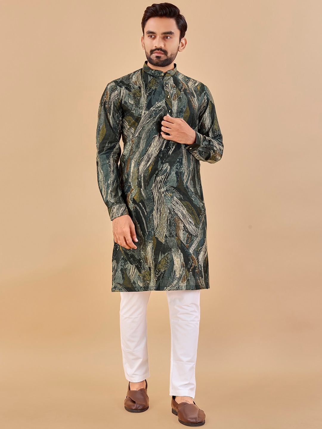 

BAESD Men Striped Flared Sleeves Gotta Patti Kaftan Kurta, Black