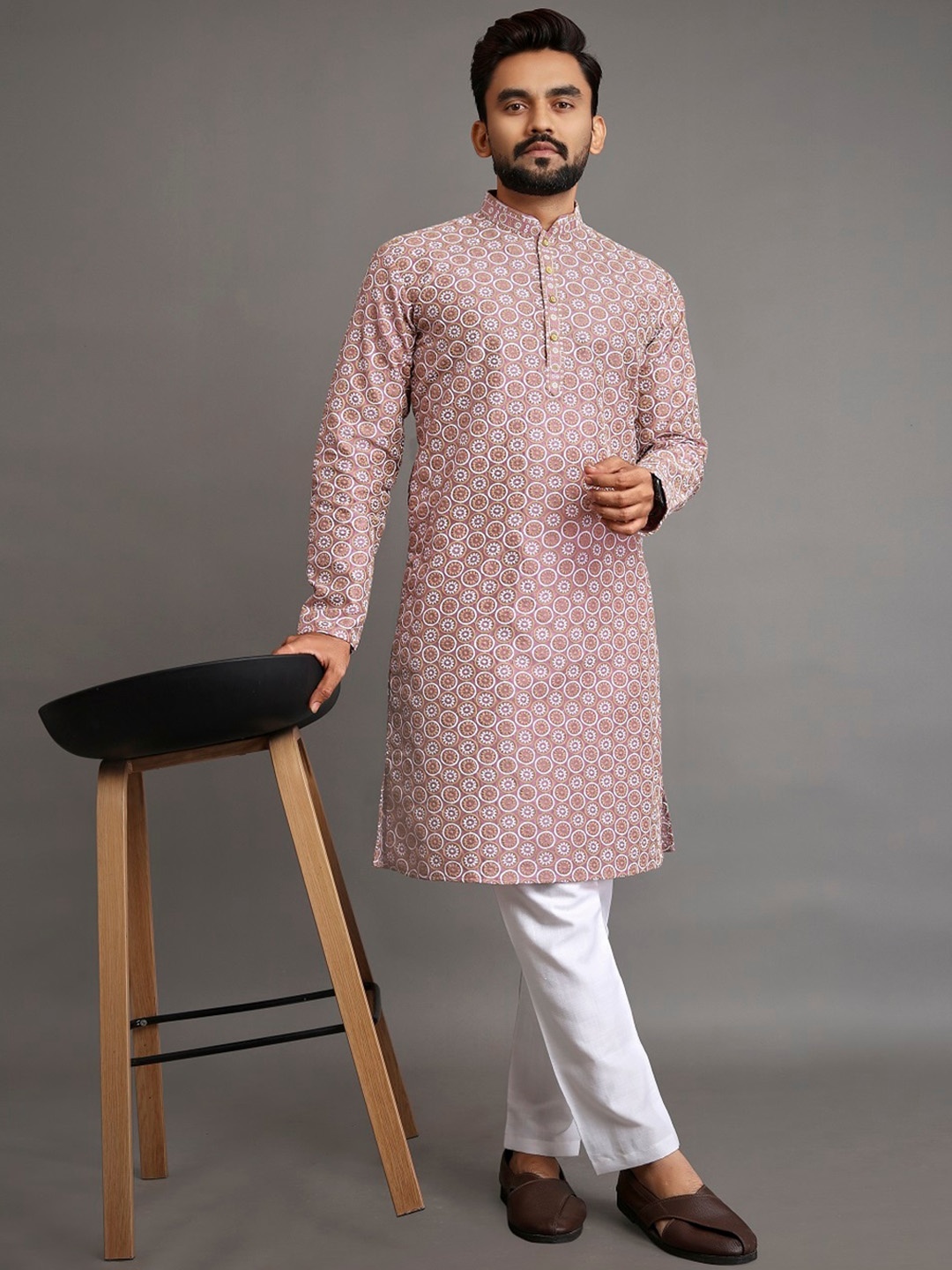 

BAESD Men Geometric Thread Work Kurta, Pink
