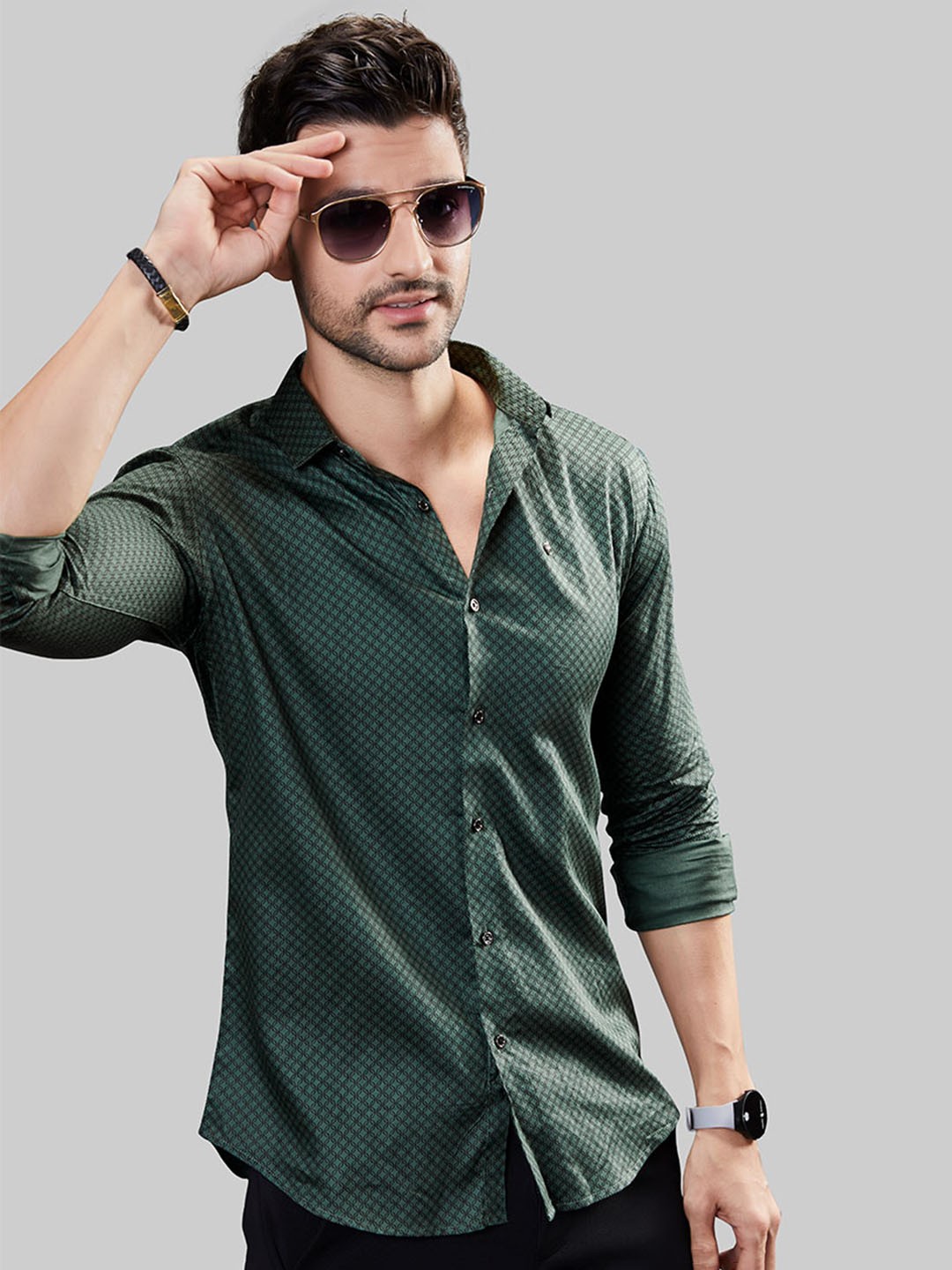 

ALMATY Geometric Printed Comfort Slim Fit Casual Shirt, Green