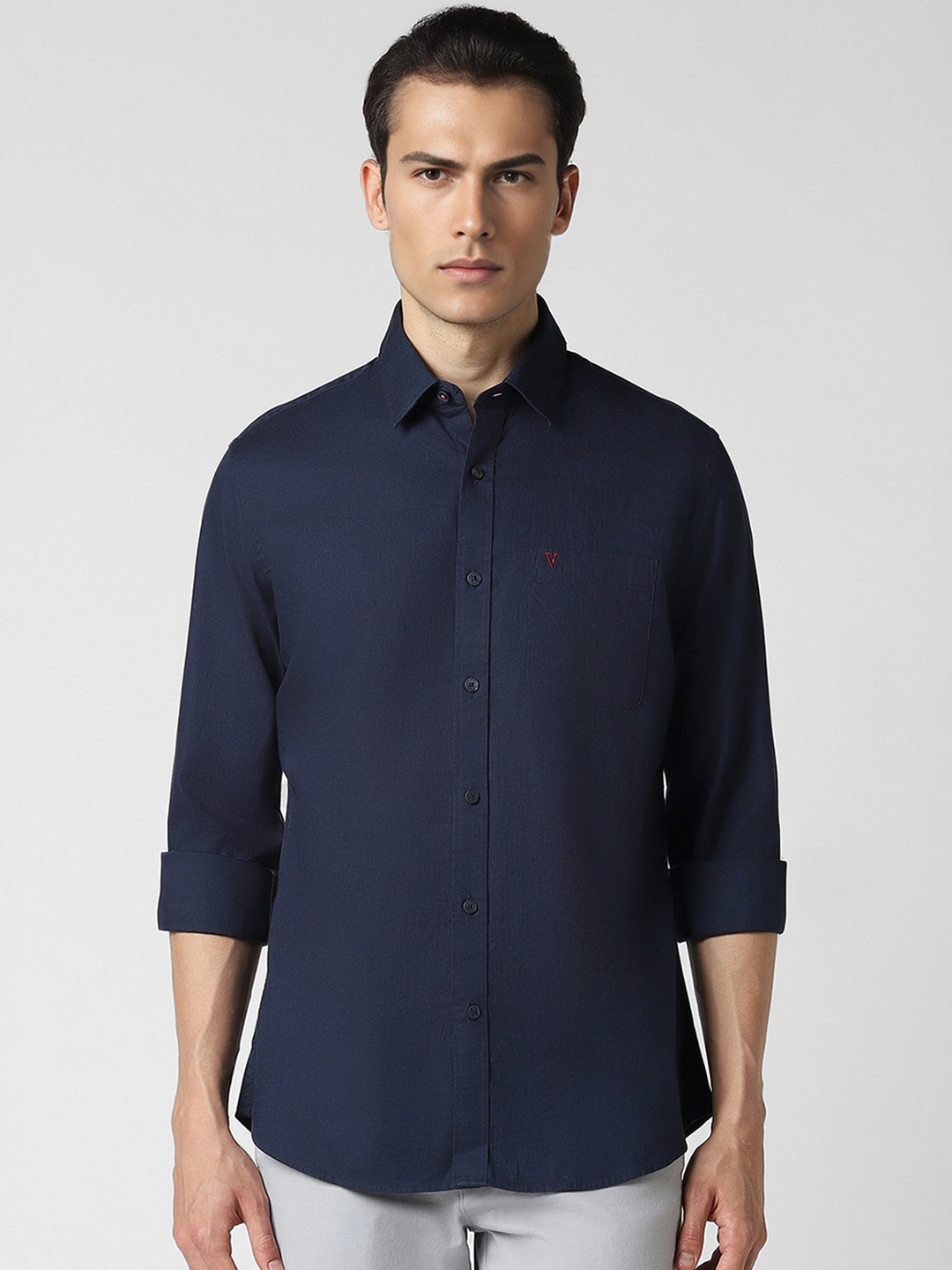 

Van Heusen Sport Men Slim Fit Opaque Casual Shirt, Navy blue