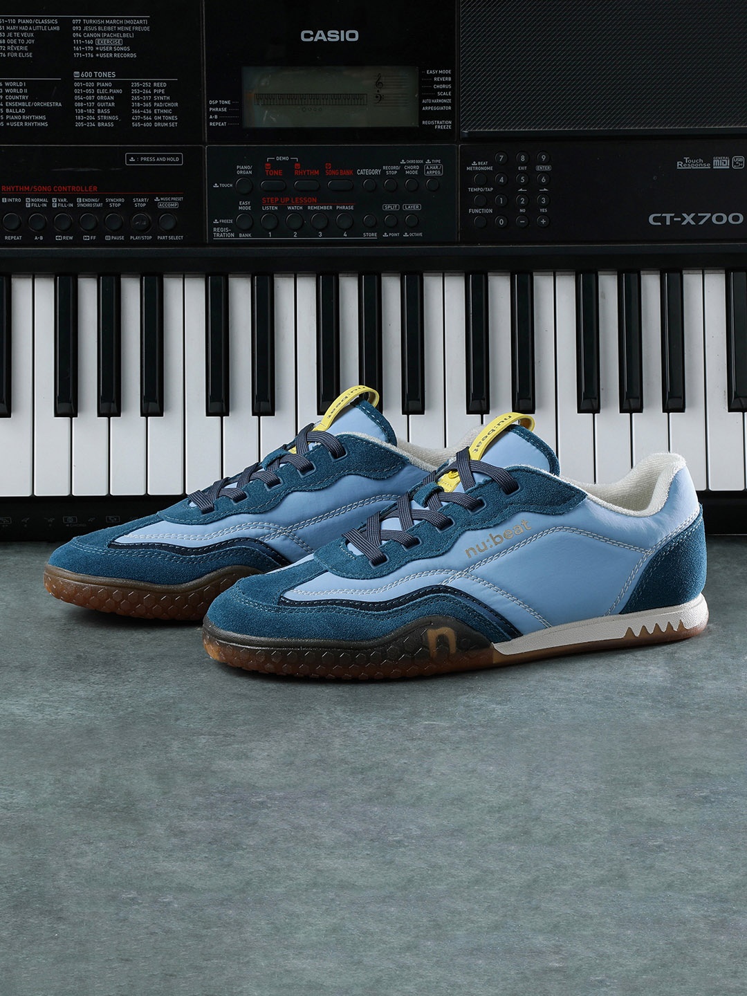 

nubeat Men AREA808 Leather Sneakers, Blue