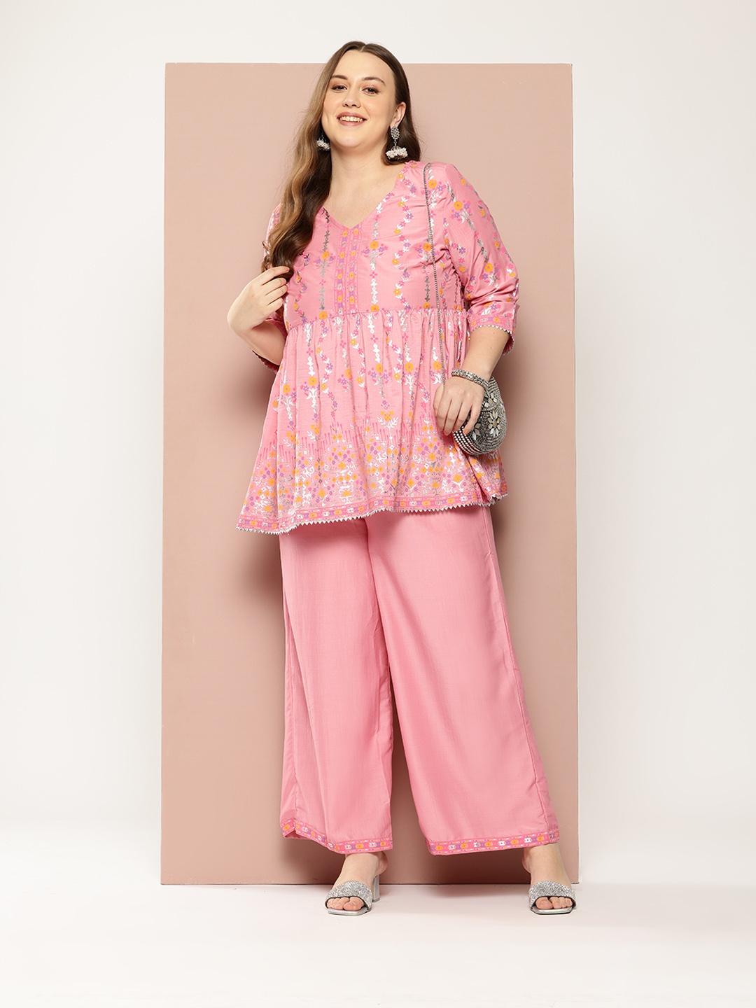 

Sztori Plus Size Printed Gotta Patti Empire Kurta with Palazzos, Pink