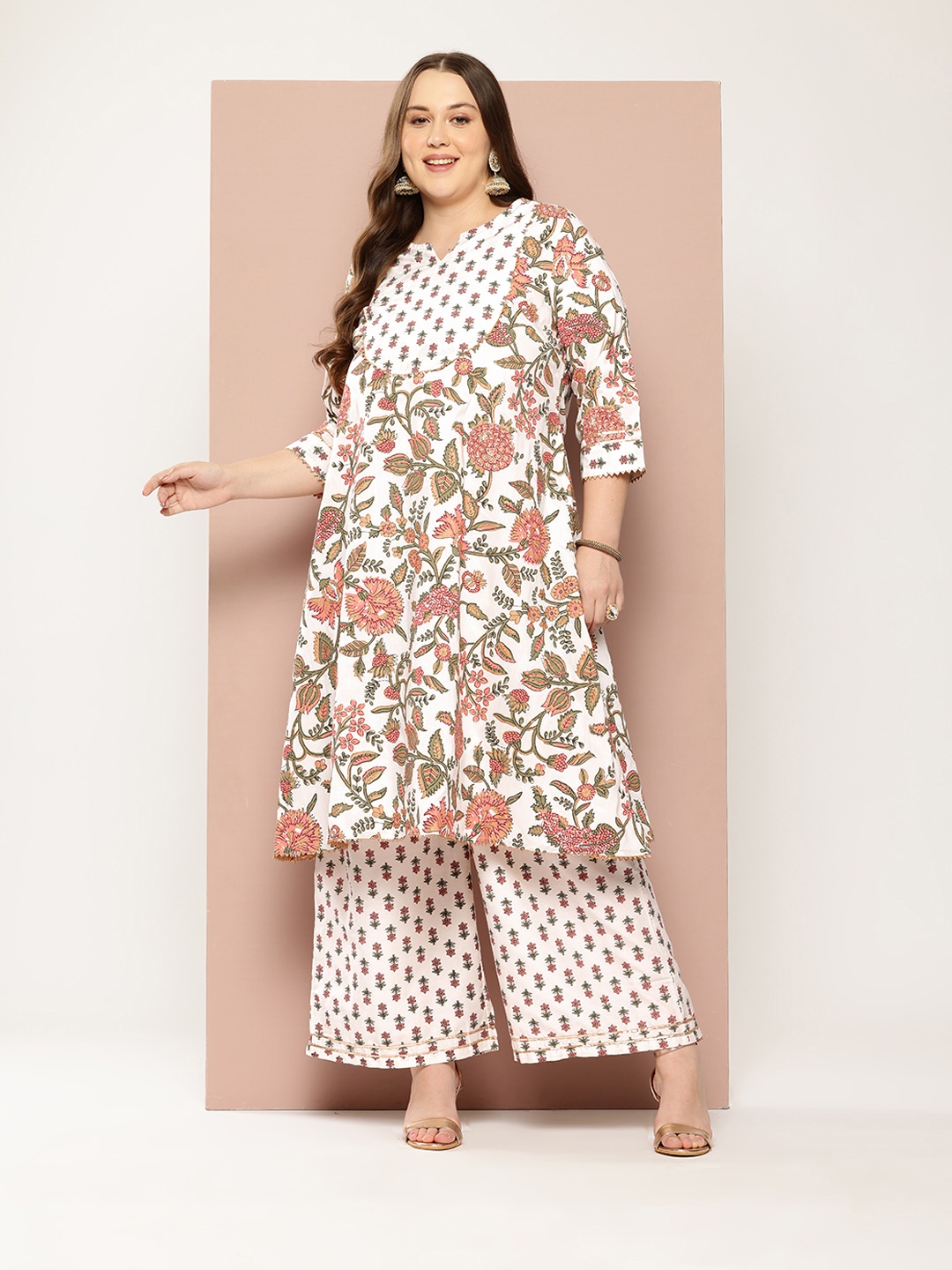 

Sztori Plus Size Floral Printed Regular Gotta Patti Kurta with Palazzos, Off white