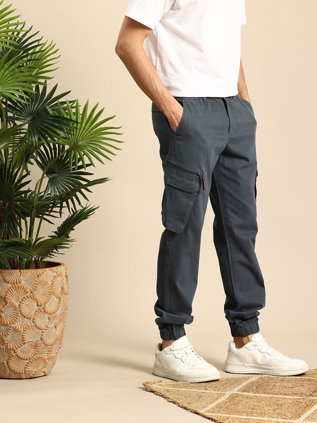 

Mast & Harbour Men Cargo Style Joggers, Grey
