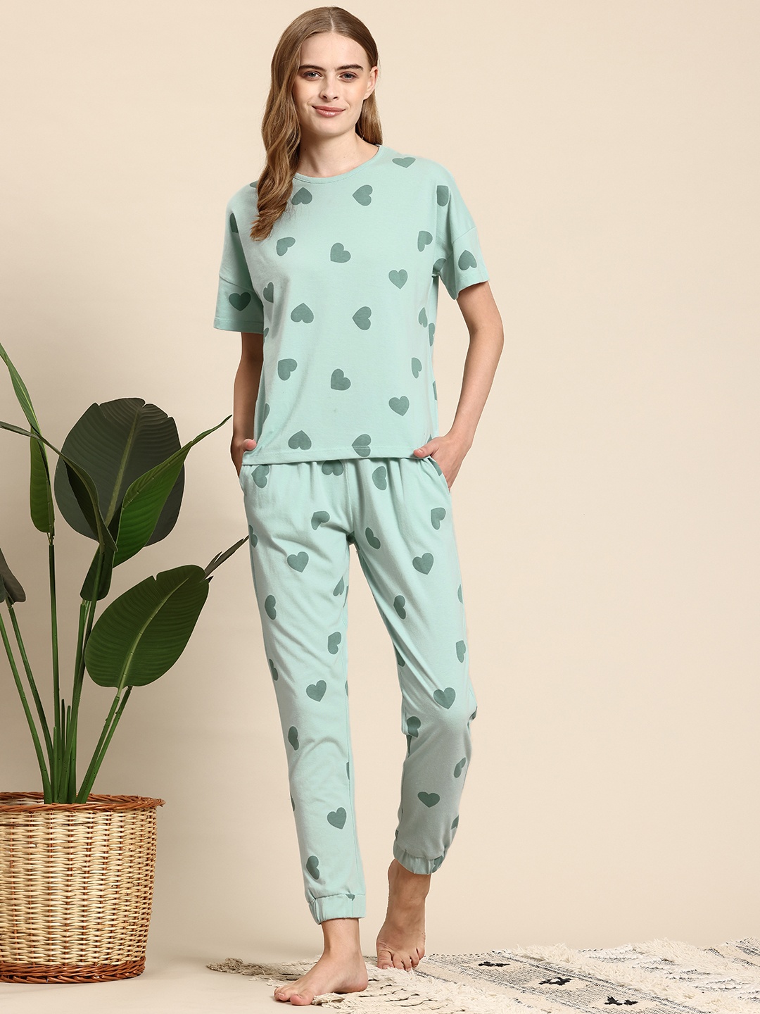 

Mast & Harbour Women Printed Pyjama Set with Pouch, Green