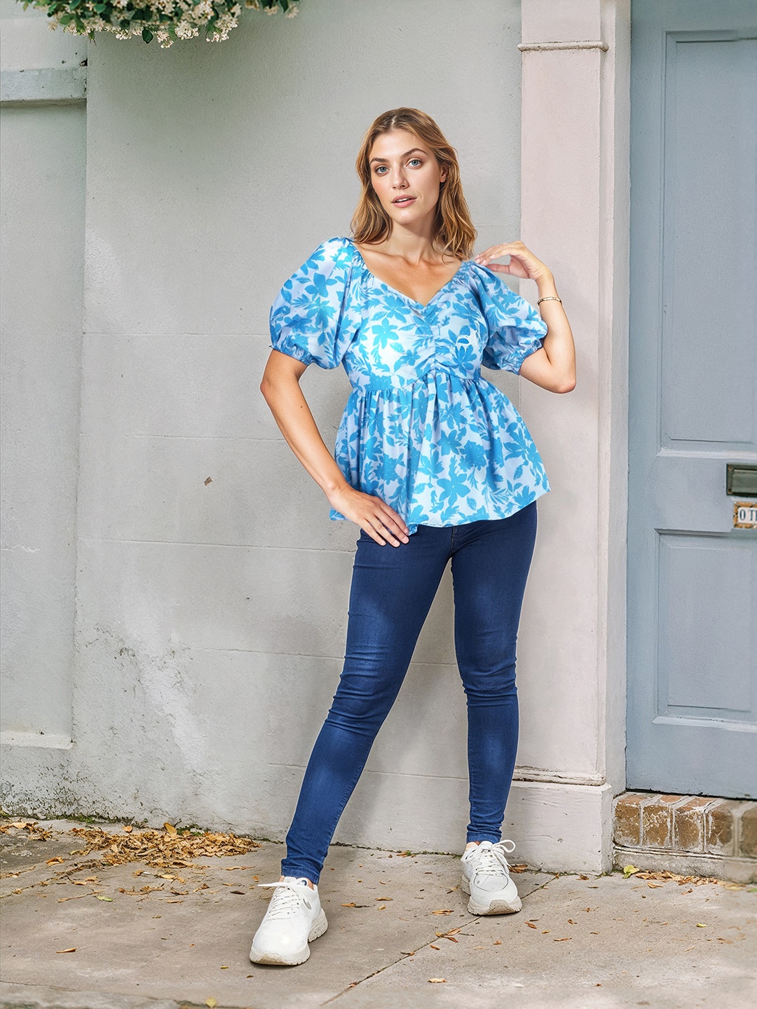 

Mast & Harbour Floral Print Sweetheart Neck Cut-Out Tie Up Detail Top, Blue