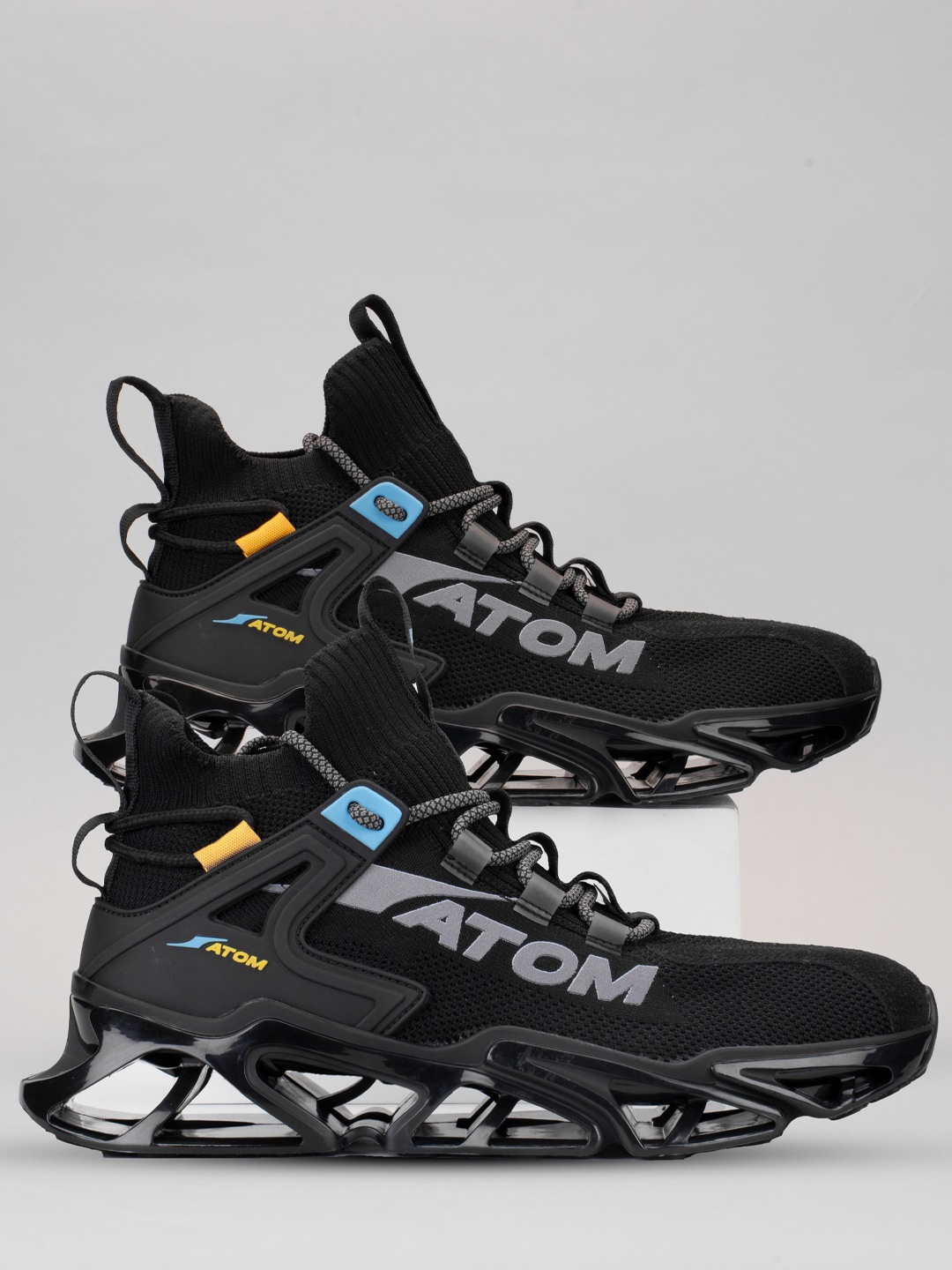 

Atom Men Textured Sneakers, Black