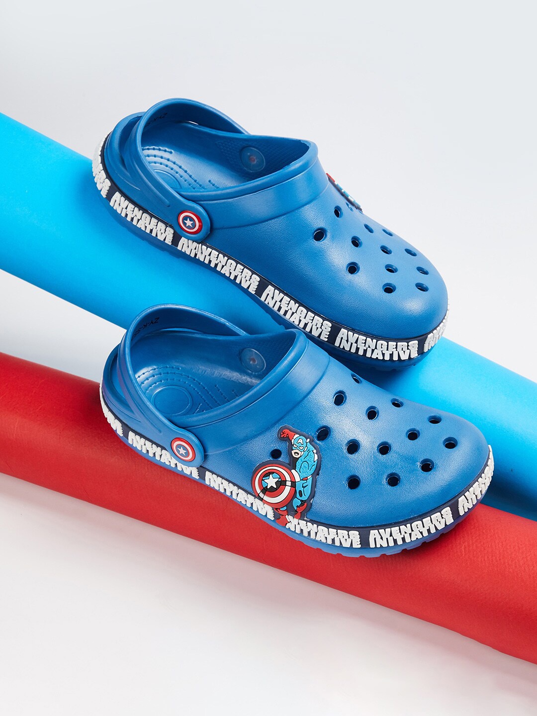 

Fame Forever by Lifestyle Boys Avengers Self Design Rubber Clogs, Blue