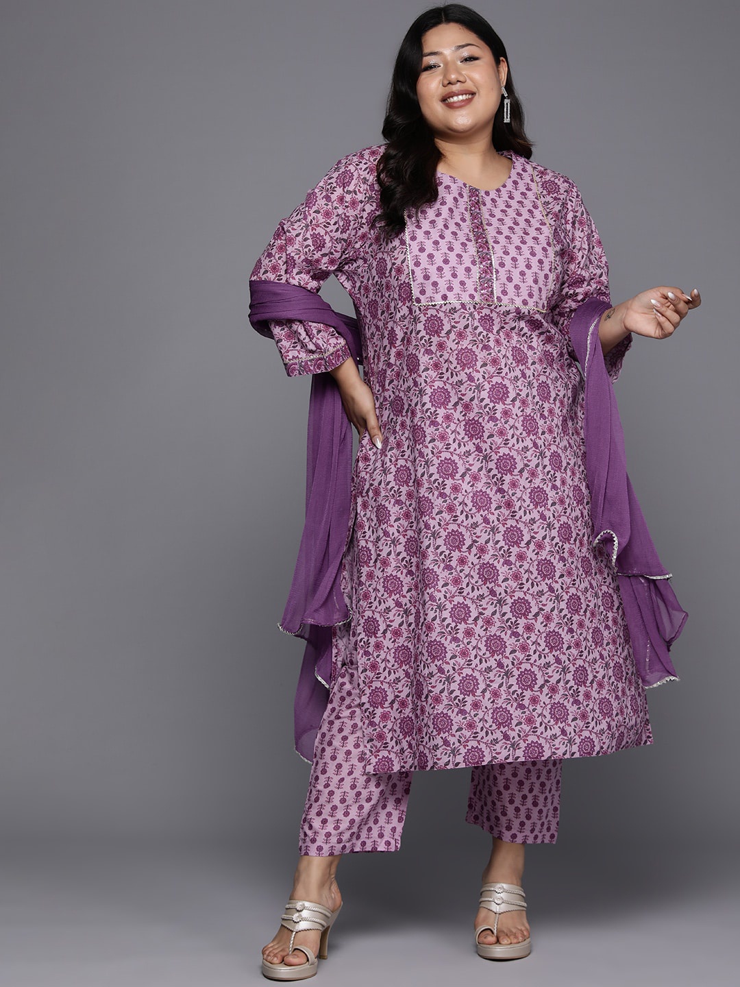 

Sztori Plus Size Floral Printed Pure Cotton Sraight Kurta & Trousers With Dupatta, Purple