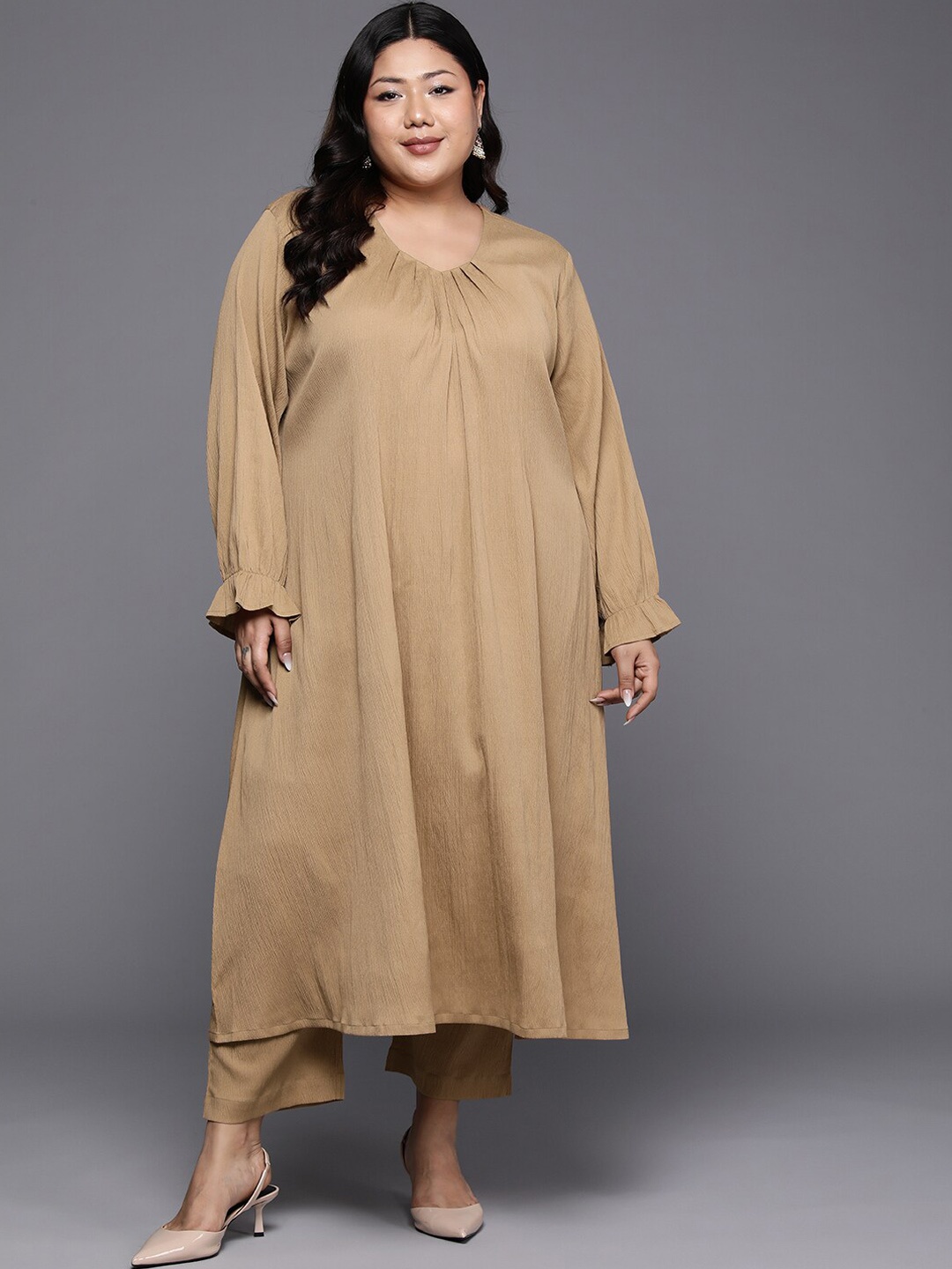 

Sztori Plus Size V Neck Pleated A Line Kurta With Trouser, Beige