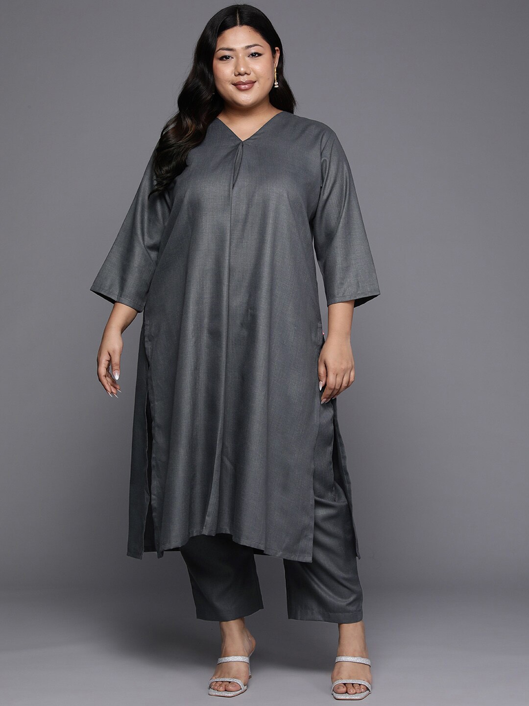 Sztori Long Sleeves V-Neck Cotton Regular Kurta with Trousers, Grey